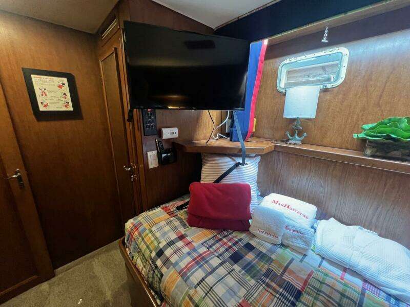 65ft Hatteras Yacht For Sale