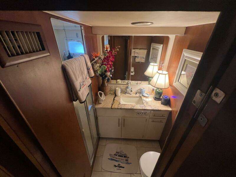 65ft Hatteras Yacht For Sale