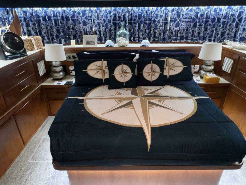 65ft Hatteras Yacht For Sale