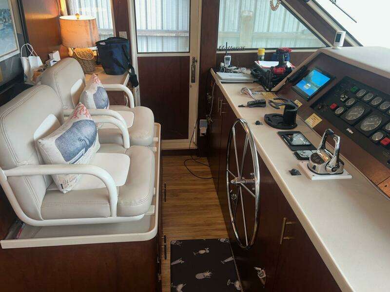 65ft Hatteras Yacht For Sale