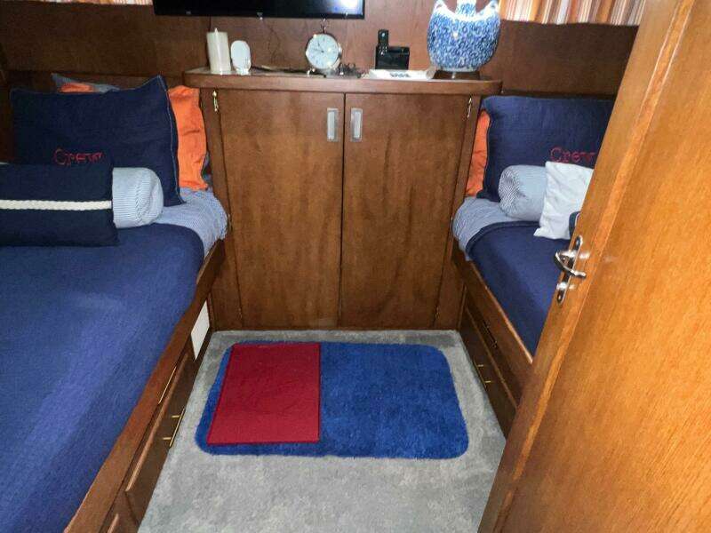 65ft Hatteras Yacht For Sale