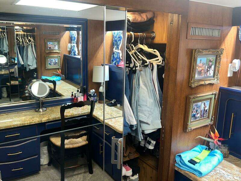 65ft Hatteras Yacht For Sale