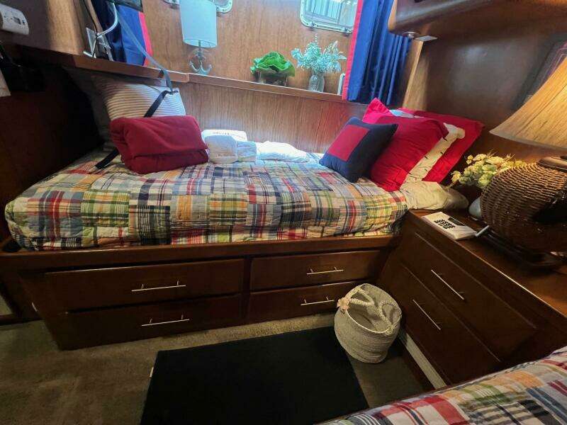 65ft Hatteras Yacht For Sale