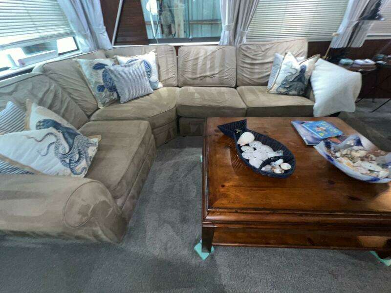 65ft Hatteras Yacht For Sale