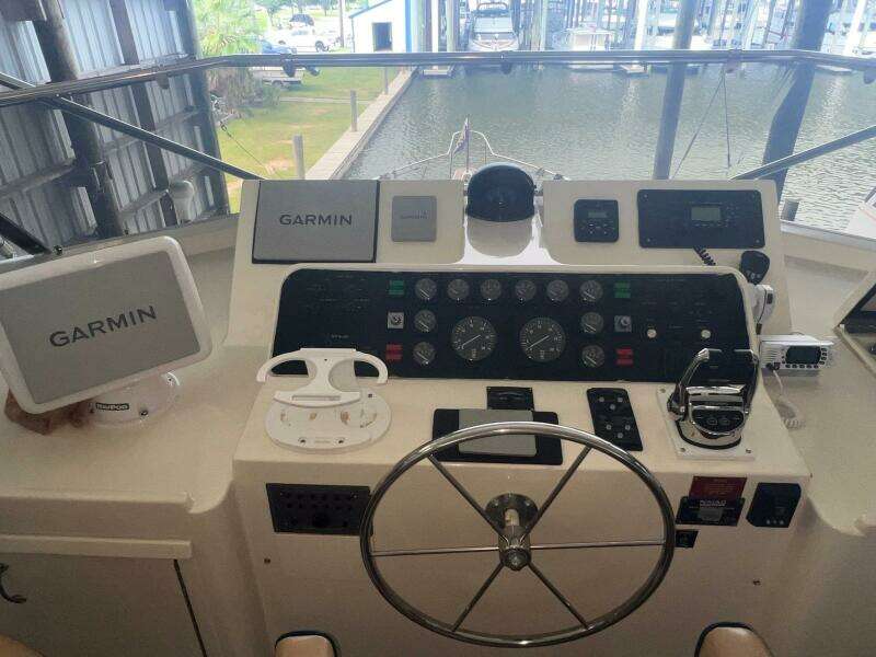 65ft Hatteras Yacht For Sale