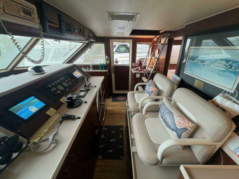 65ft Hatteras Yacht For Sale