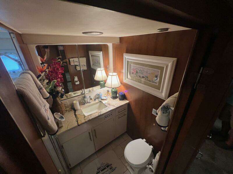 65ft Hatteras Yacht For Sale