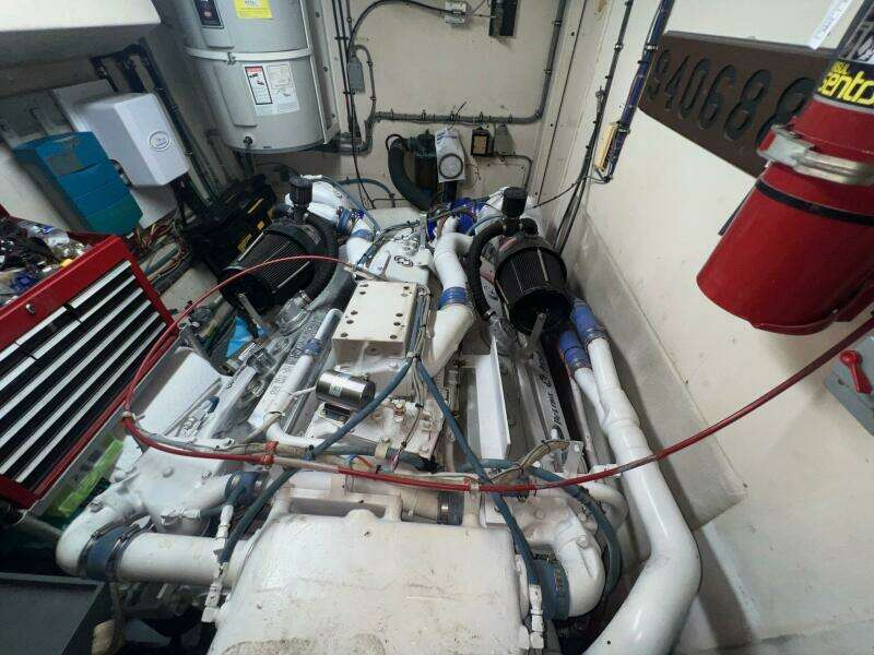 65ft Hatteras Yacht For Sale
