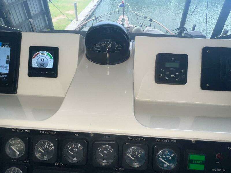 65ft Hatteras Yacht For Sale