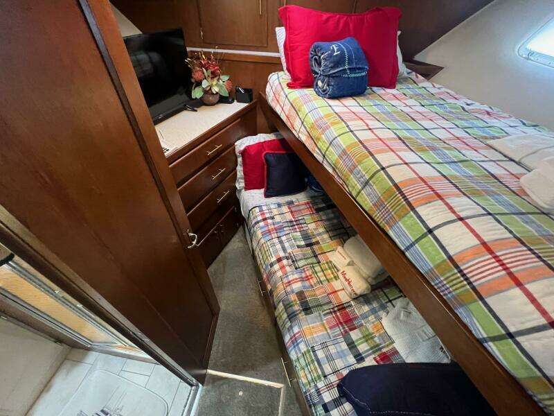 65ft Hatteras Yacht For Sale