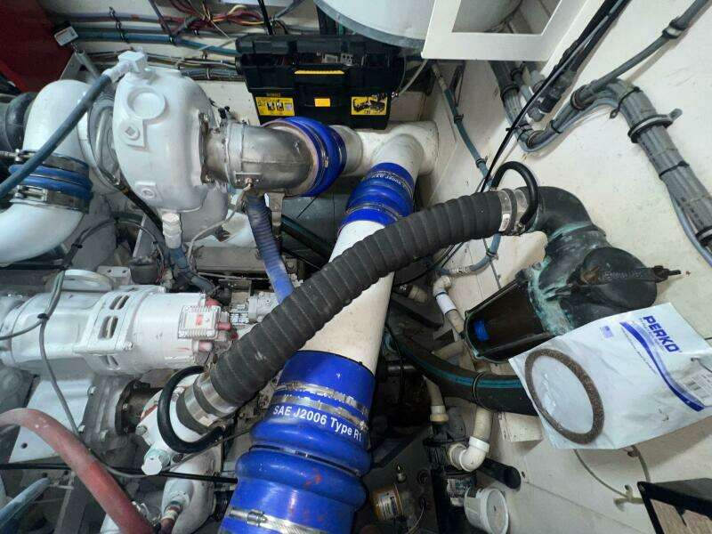 65ft Hatteras Yacht For Sale