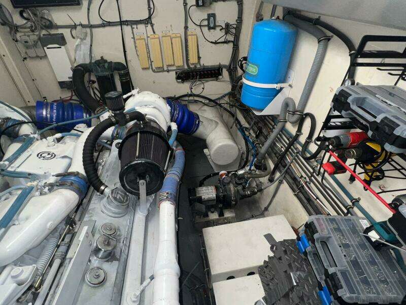 65ft Hatteras Yacht For Sale