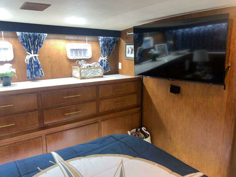 65ft Hatteras Yacht For Sale