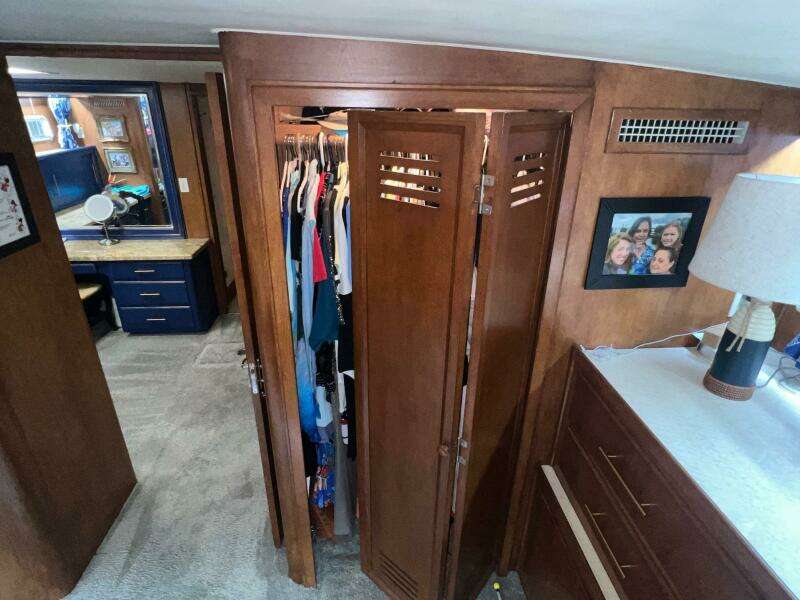 65ft Hatteras Yacht For Sale