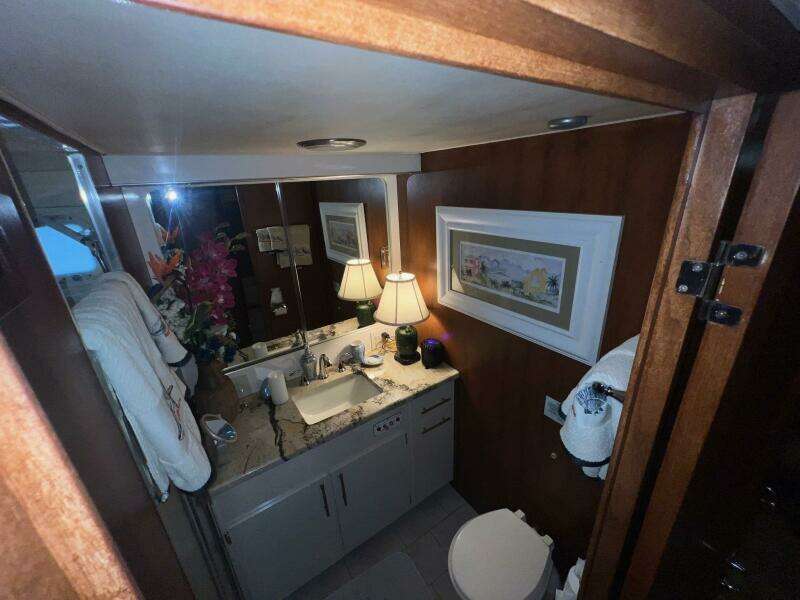 65ft Hatteras Yacht For Sale