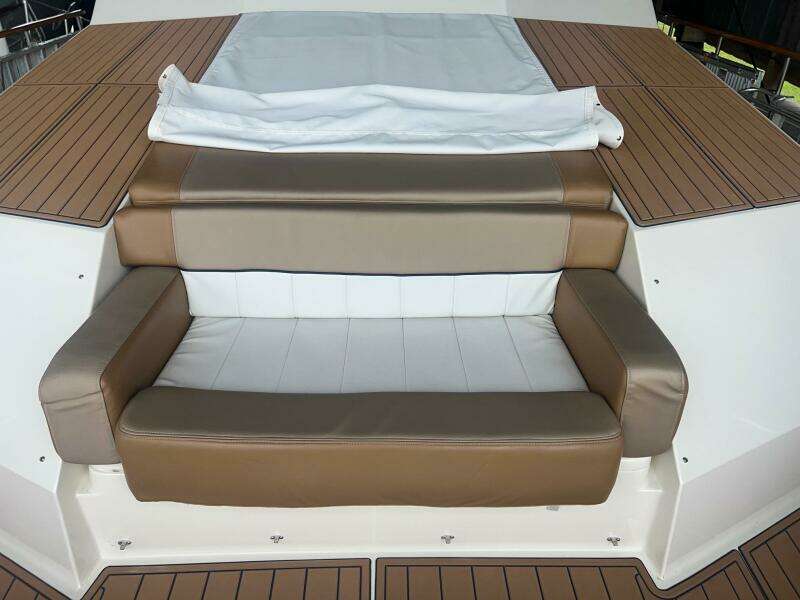 65ft Hatteras Yacht For Sale
