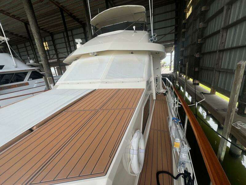 65ft Hatteras Yacht For Sale