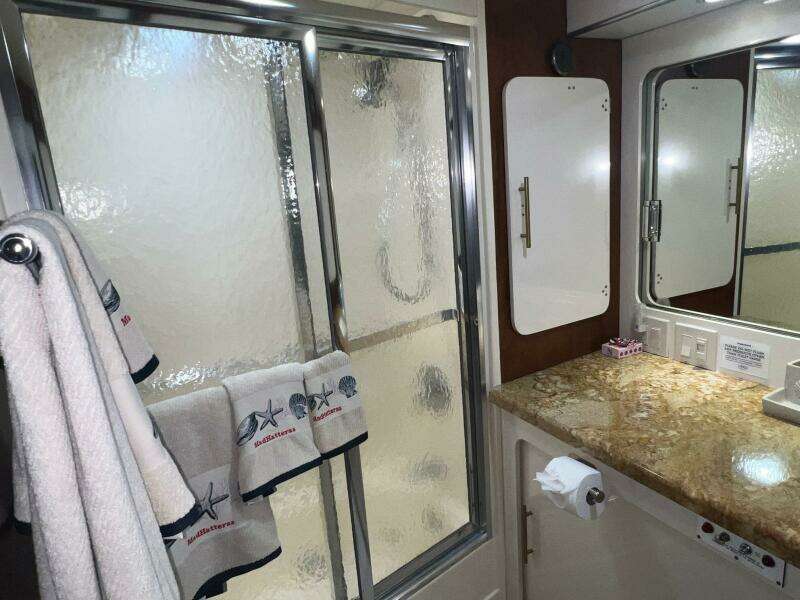 65ft Hatteras Yacht For Sale