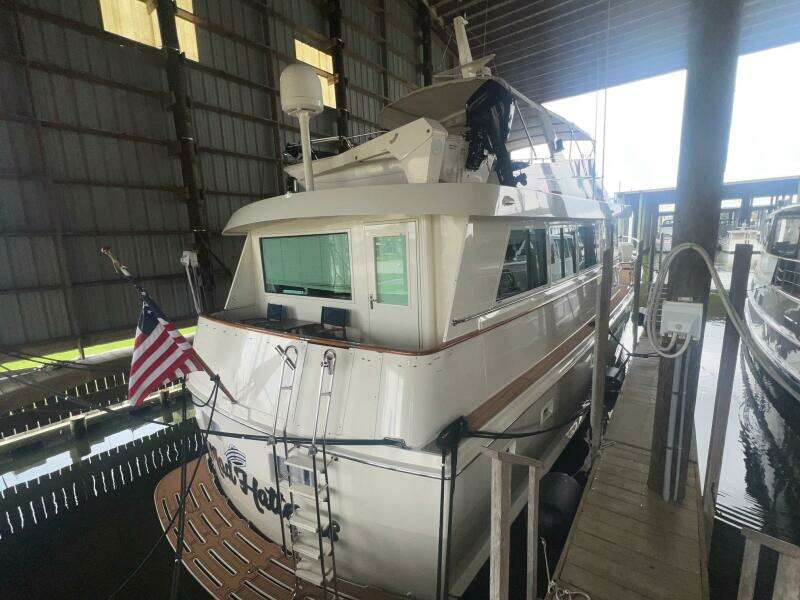 65ft Hatteras Yacht For Sale