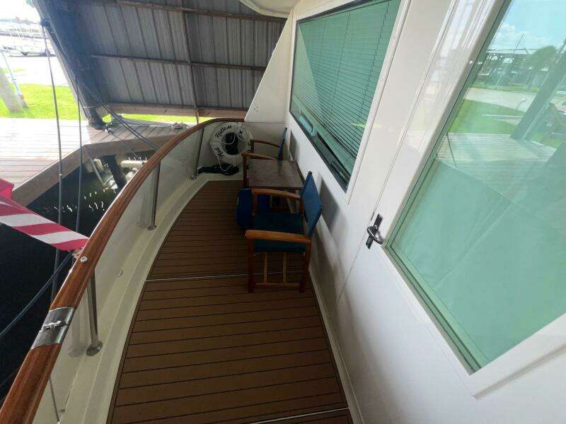 65ft Hatteras Yacht For Sale