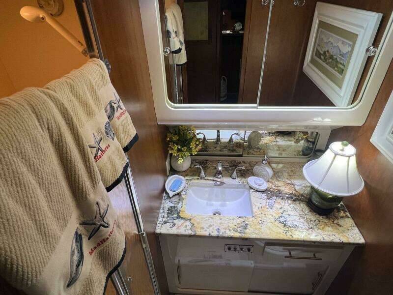 65ft Hatteras Yacht For Sale
