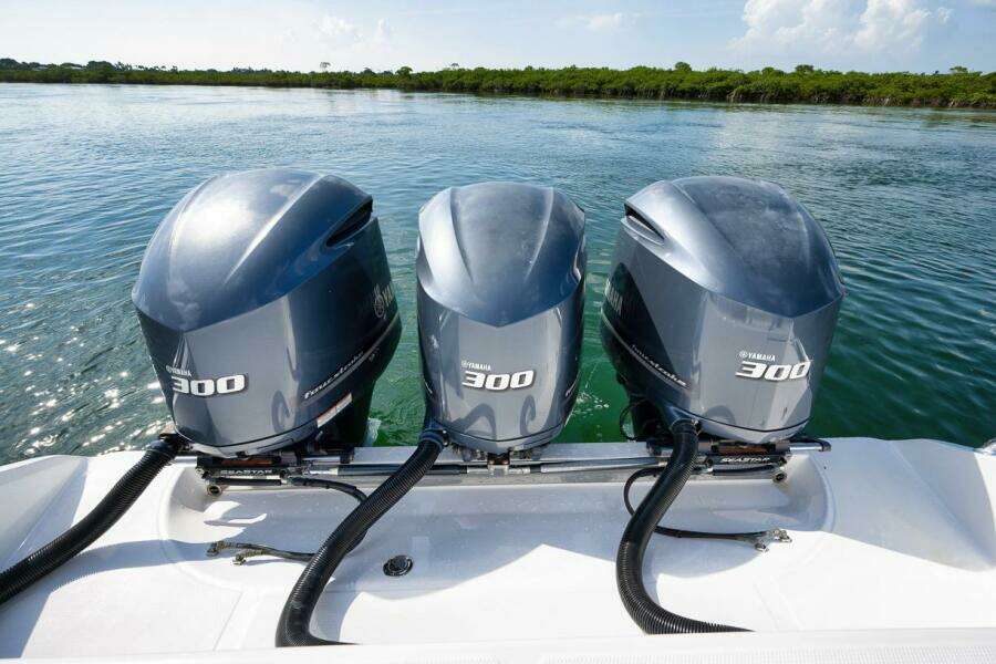 Baby Blues 37ft Bahama Yacht For Sale