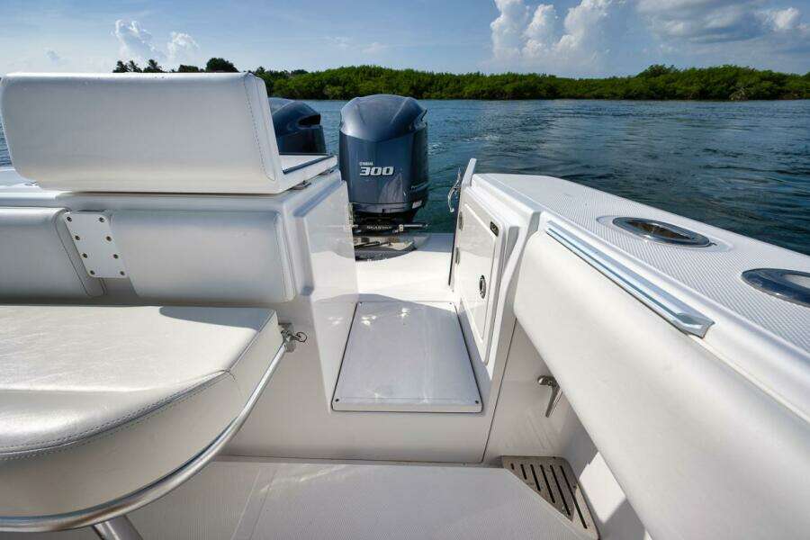 Baby Blues 37ft Bahama Yacht For Sale