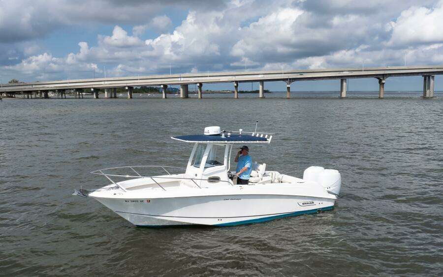 24ft Boston Whaler Yacht For Sale