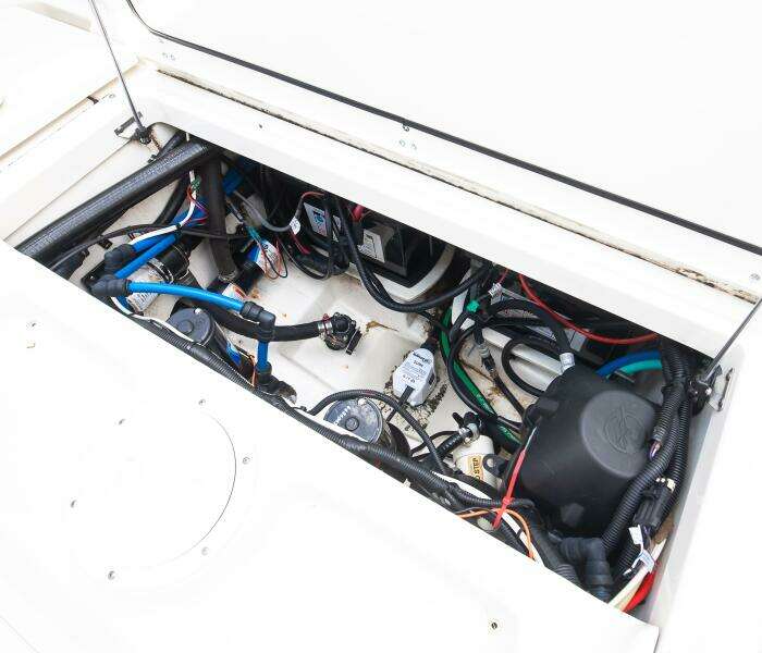 24ft Boston Whaler Yacht For Sale