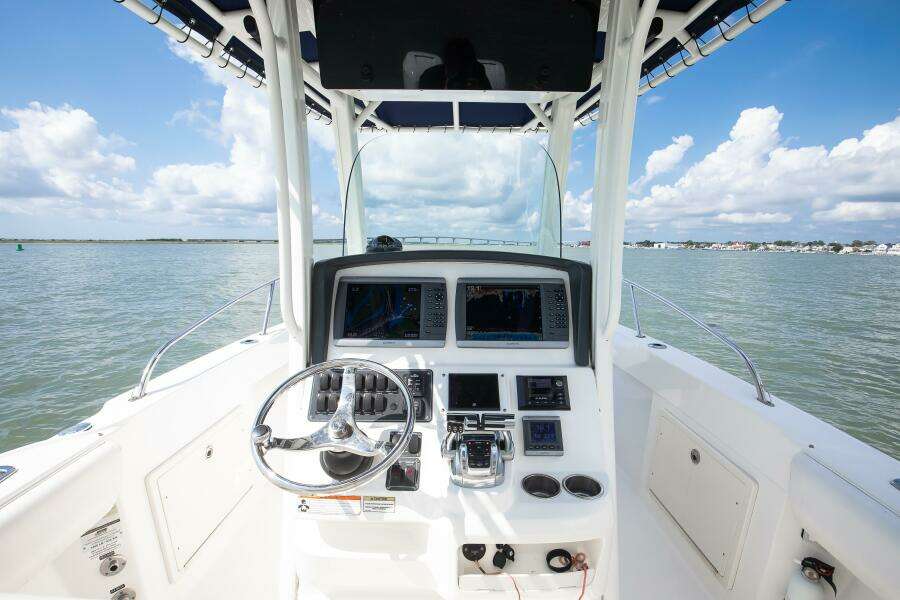 24ft Boston Whaler Yacht For Sale