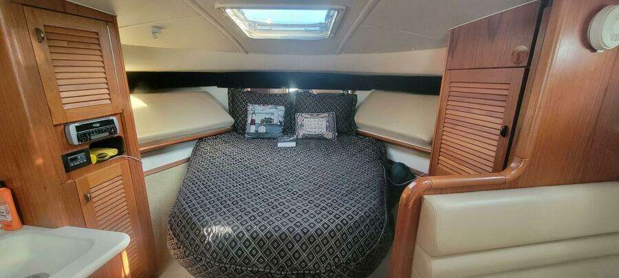 Valkyrie 34ft Pursuit Yacht For Sale