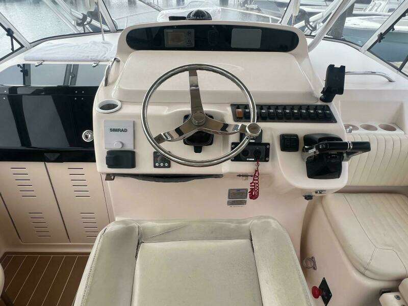 33ft Grady White Yacht For Sale