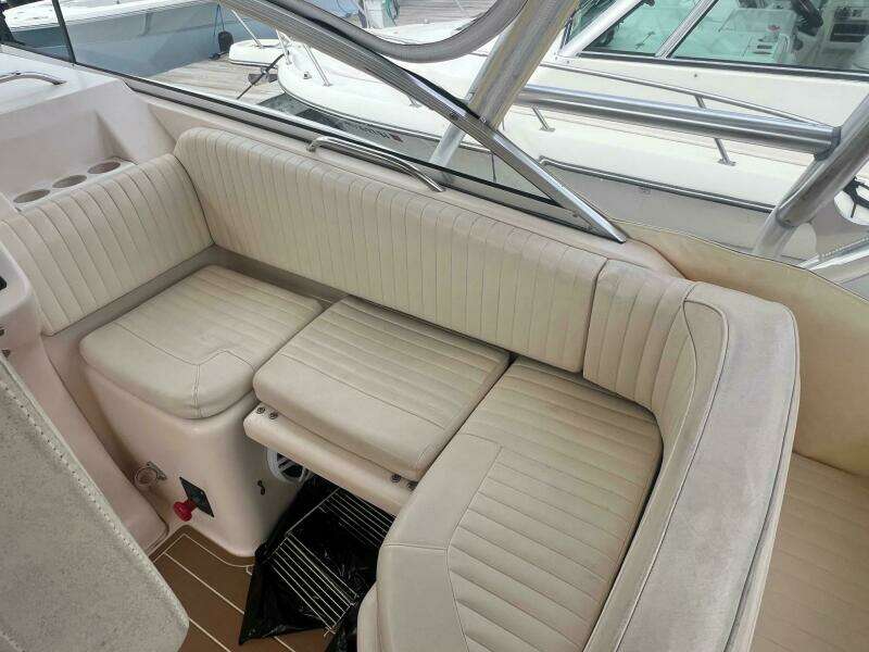 33ft Grady White Yacht For Sale