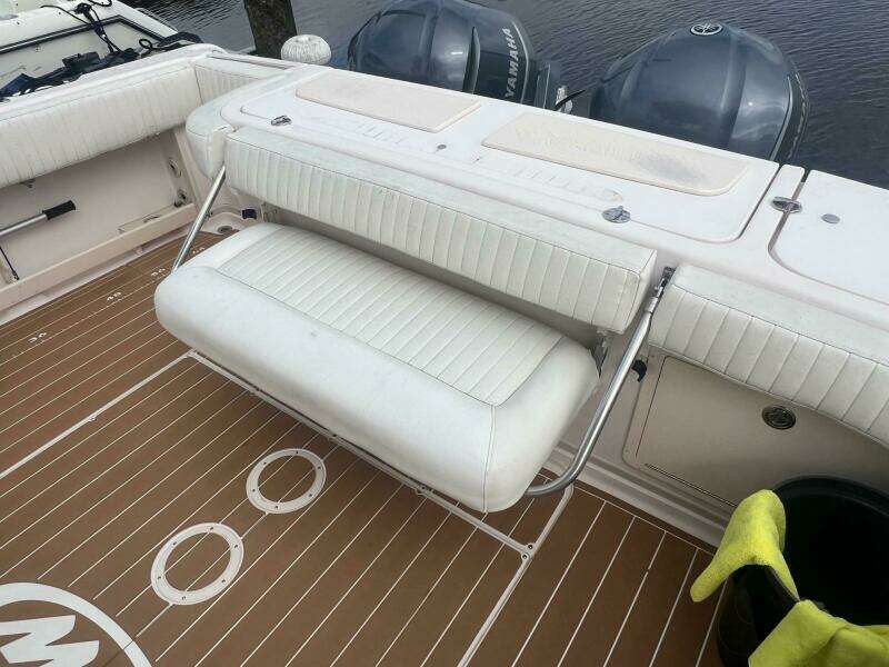 33ft Grady White Yacht For Sale