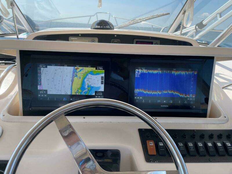 33ft Grady White Yacht For Sale