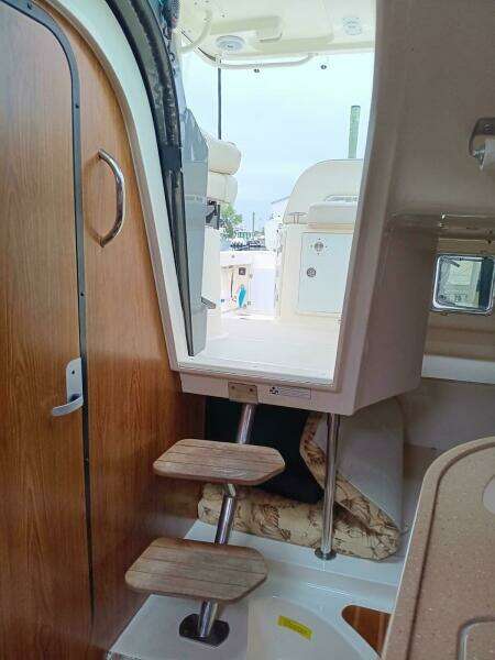 31ft Pursuit Yacht For Sale