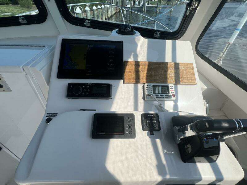 26ft Steiger Craft Yacht For Sale