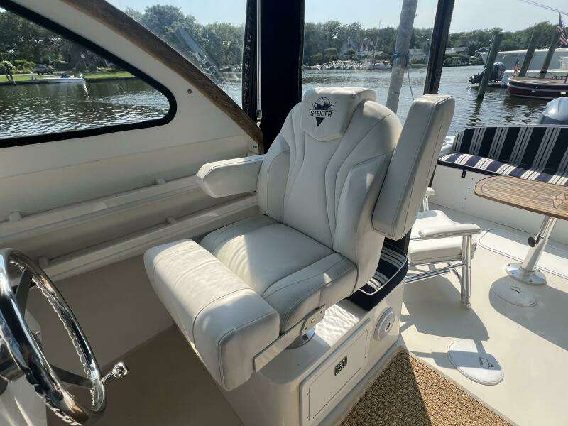 26ft Steiger Craft Yacht For Sale