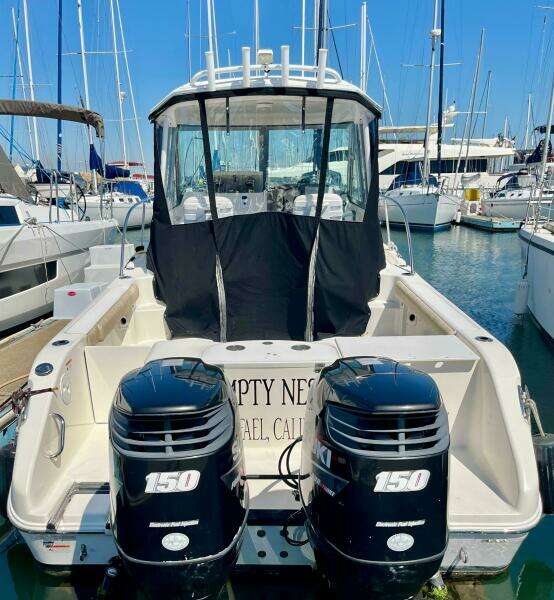 Empty Nest 26ft Seaswirl Striper Yacht For Sale