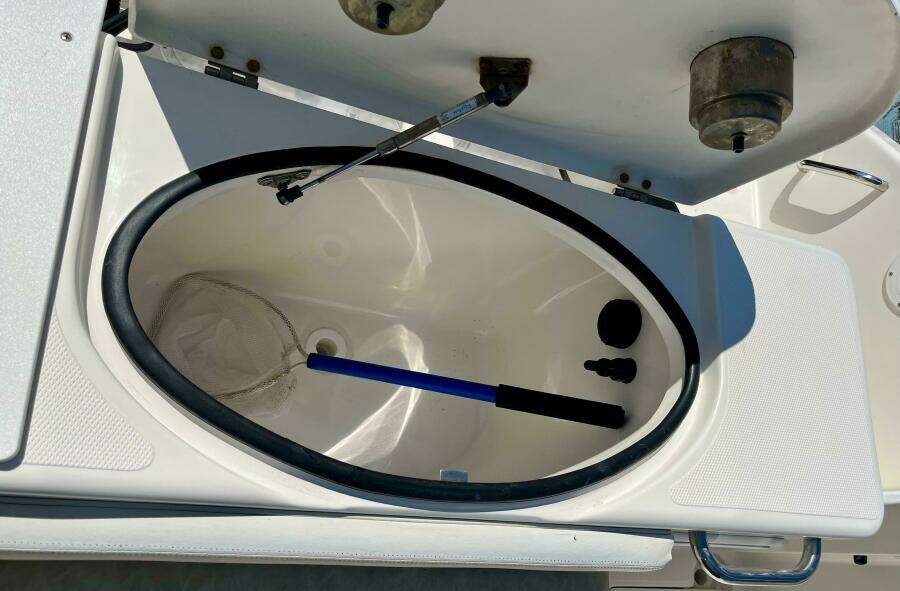 Empty Nest 26ft Seaswirl Striper Yacht For Sale