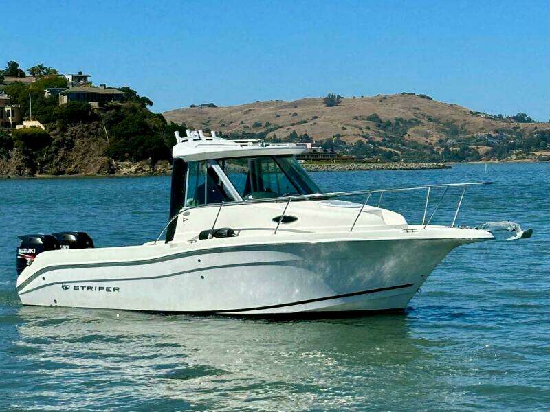 Empty Nest 26ft Seaswirl Striper Yacht For Sale