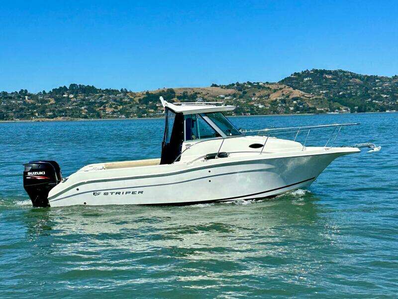 Empty Nest 26ft Seaswirl Striper Yacht For Sale