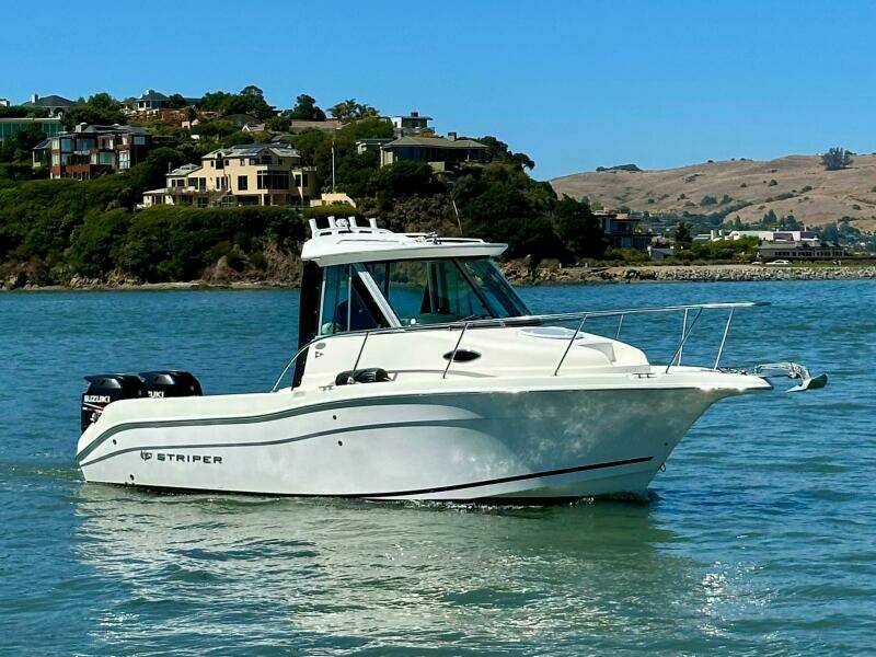 Empty Nest 26ft Seaswirl Striper Yacht For Sale
