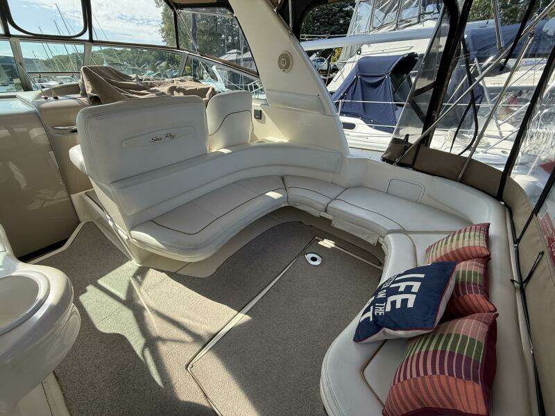 31ft Sea Ray Yacht For Sale