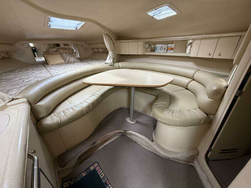 31ft Sea Ray Yacht For Sale