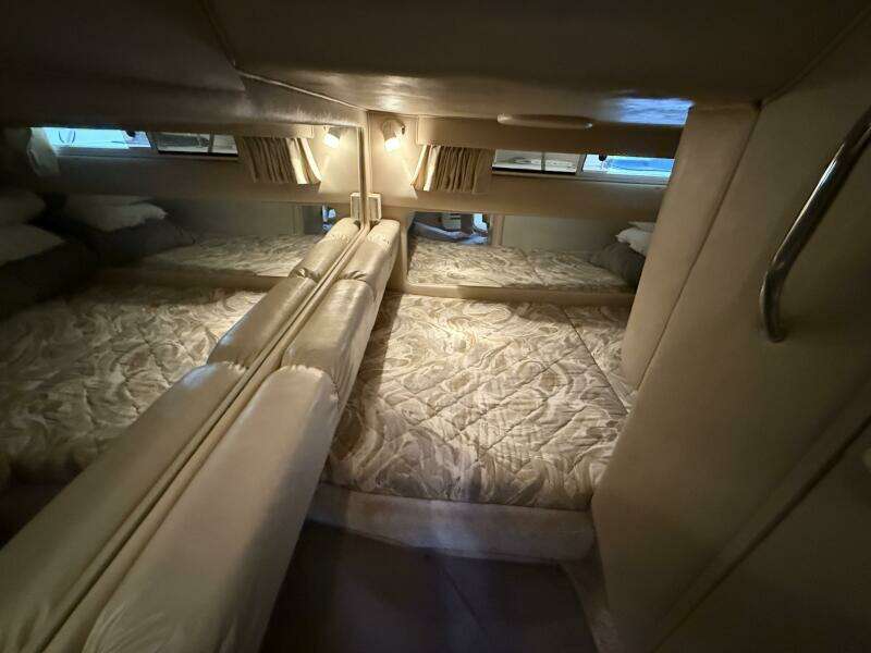 31ft Sea Ray Yacht For Sale