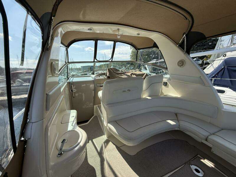 31ft Sea Ray Yacht For Sale