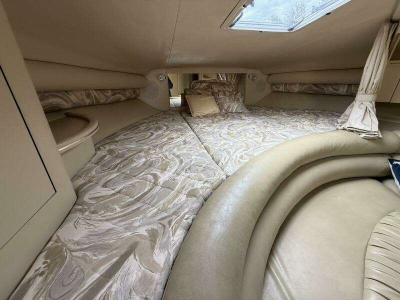 31ft Sea Ray Yacht For Sale