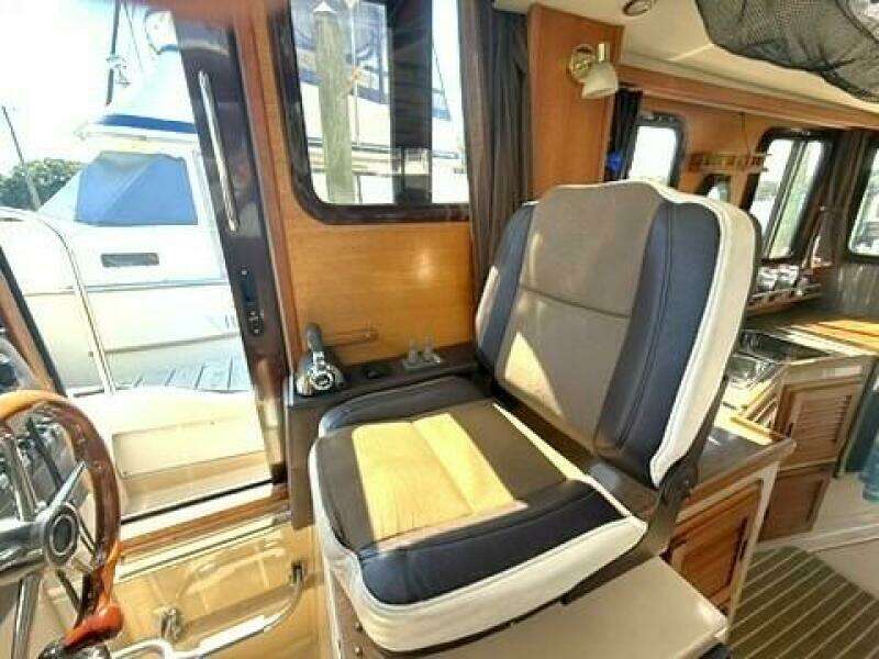 Helm Seat