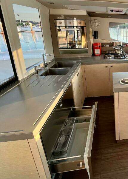 Bright Side 46ft Fountaine Pajot Yacht For Sale